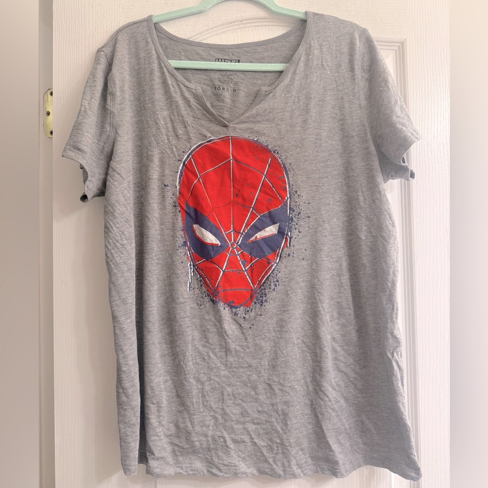 Torrid Marvel Spiderman Heritage Cotton Heather Grey Split Neck Top Tee - size 1